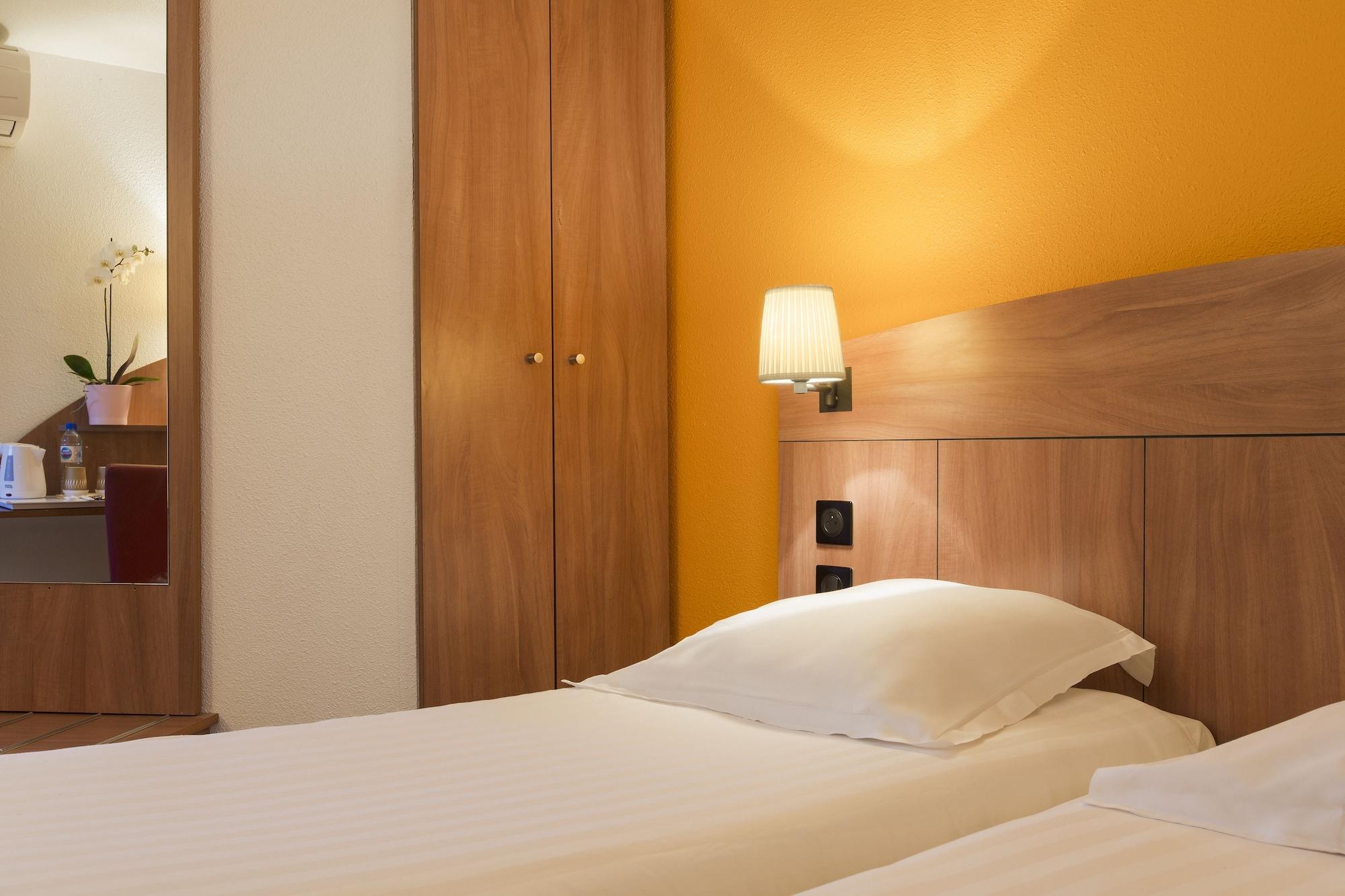 Comfort Hotel Grenoble Meylan Esterno foto
