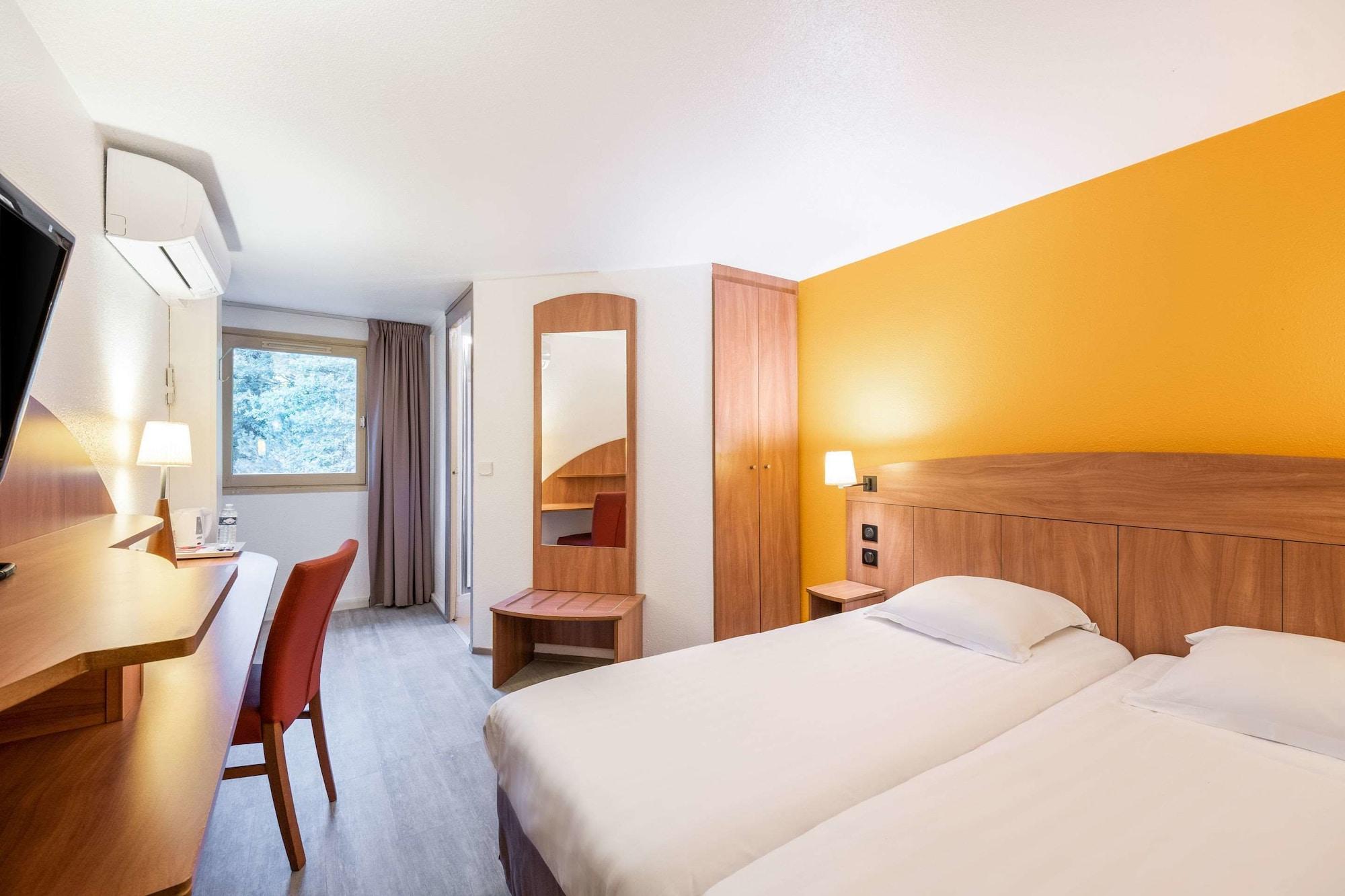 Comfort Hotel Grenoble Meylan Esterno foto