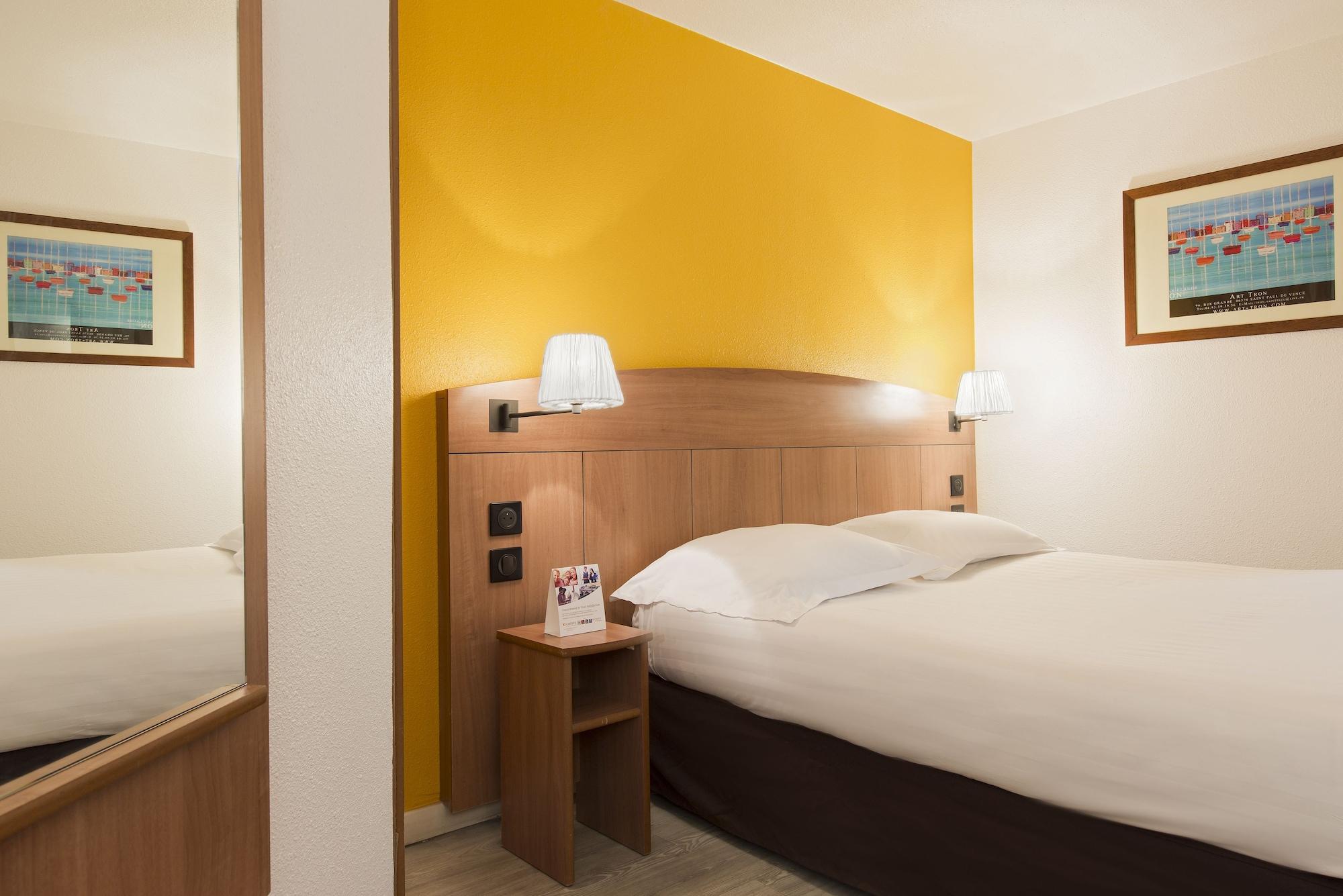 Comfort Hotel Grenoble Meylan Esterno foto